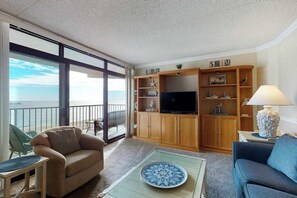 TV, DVD player, offices - Updated, oceanfront condo with furnished balcony, fast WiFi, central AC & pool (Ocean City)