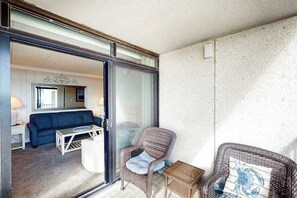 Interior - Updated, oceanfront condo with furnished balcony, fast WiFi, central AC & pool (Ocean City)