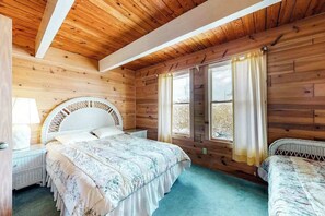 4 bedrooms, WiFi, bed sheets - Three-Story Oceanfront Townhouse w/Private Deck, Great Views, Central A/C (Ocean City)