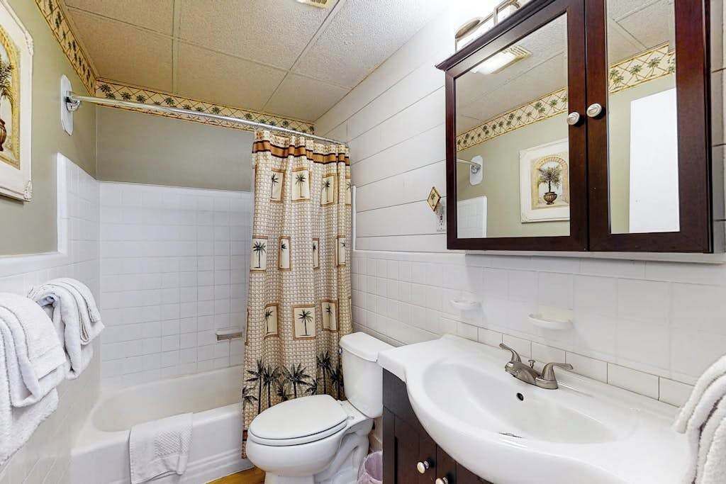 Shower, towels