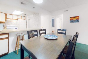 Dining - Breezy, ocean-view condo with balcony, washer/dryer, pool & central AC (Ocean City)