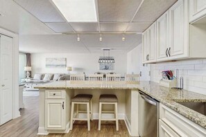 Fridge, microwave, oven, stovetop - Sunny condo with balcony, W/D, pools, tennis & AC (Ocean City)