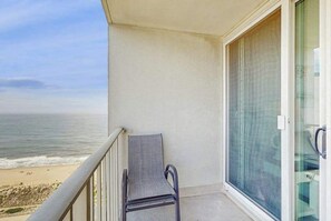 Property grounds - Sunny condo with balcony, W/D, pools, tennis & AC (Ocean City)