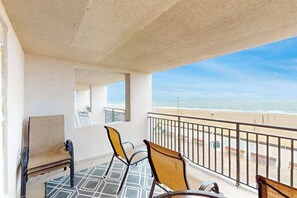 Property grounds - Oceanfront condo on the boardwalk with balcony, central AC, WiFi, & great view (Ocean City)