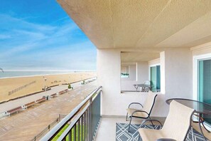 Property grounds - Oceanfront condo on the boardwalk with balcony, central AC, WiFi, & great view (Ocean City)