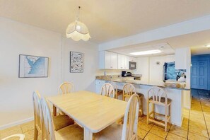 Dining - Oceanfront Condo with Beach Views, Balcony, WiFi & Shared Pools/Hot Tub/Sauna (Ocean City)