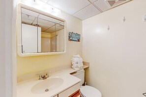 Shower, towels - Oceanfront Condo with Beach Views, Balcony, WiFi & Shared Pools/Hot Tub/Sauna (Ocean City)