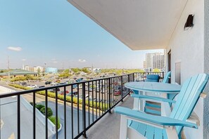 Outdoor dining - Refined, Oceanfront Condo with Balcony, Central AC, WiFi & Shared Hot Tub/Pools (Ocean City)