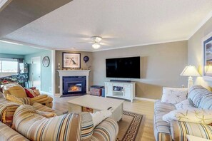 TV, fireplace, DVD player, offices - Bayfront Condo w/Shared Outdoor Pool, Private Washer/Dryer, Sunroom, Free WiFi (Ocean City)