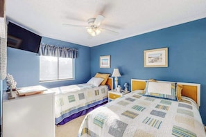 2 bedrooms, WiFi, bed sheets - Bayfront Condo w/Shared Outdoor Pool, Private Washer/Dryer, Sunroom, Free WiFi (Ocean City)