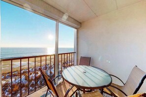 Outdoor dining - Oceanfront Condo w/ Balcony, Sunrise Views, WiFi, AC & Washer/Dryer (Ocean City)