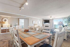 Dining - Sunny beachfront condo with pool access, large balcony & washer/dryer (Ocean City)
