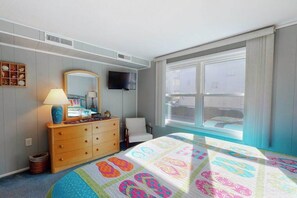 1 bedroom, WiFi, bed sheets - Ocean-Themed Condo near the Ocean w/Private Washer/Dryer, Central A/C, WiFi (Ocean City)
