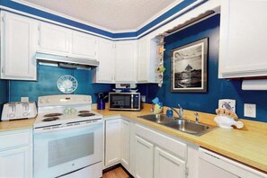 Fridge, microwave, oven, stovetop - Ocean-Themed Condo near the Ocean w/Private Washer/Dryer, Central A/C, WiFi (Ocean City)