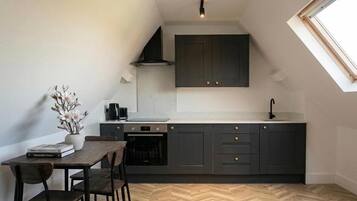 Apartment, 1 Bedroom | Private kitchen