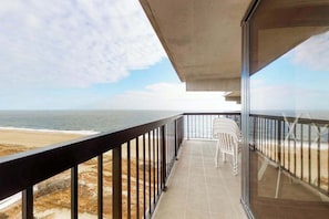 Property grounds - Inviting beach condo with pools, gym, tennis courts & balcony (Ocean City)