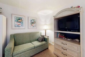 TV, DVD player, table football, offices - Inviting beach condo with pools, gym, tennis courts & balcony (Ocean City)