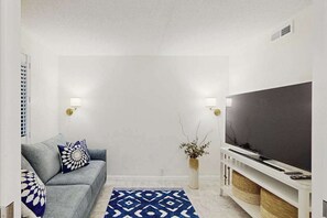 TV, lettore DVD, studio
