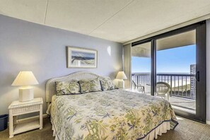 2 bedrooms, iron/ironing board, WiFi, bed sheets - Beachfront condo with balcony, game room, pools, sauna & gym (Ocean City)