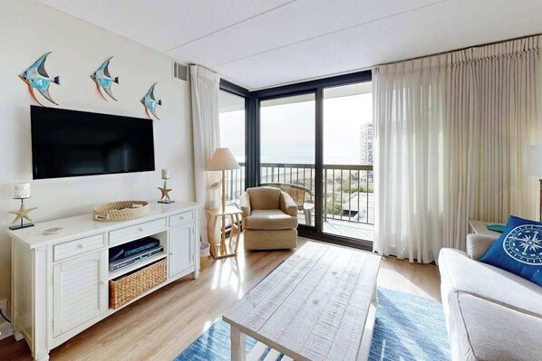 TV, DVD player, offices - Bright, ocean-view condo with balcony, AC, pools, saunas & gym (Ocean City)