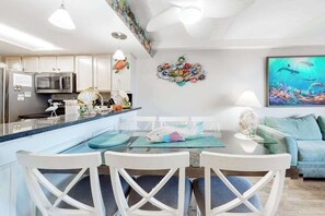 Dining - Beach condo with water & tennis court views, balcony, pools & sauna (Ocean City)