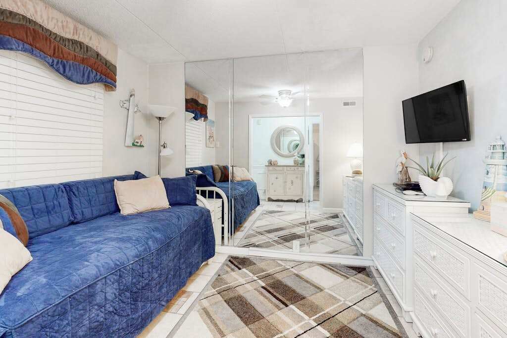 Beach Condo With Water & Tennis Court Views, Balcony, Pools & Sauna - Ocean City, MD