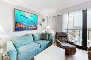 TV, DVD player, offices - Beach condo with water & tennis court views, balcony, pools & sauna (Ocean City)