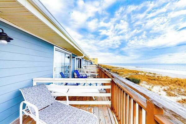 Property grounds - Private Oceanfront Townhouse w/Balcony, Great Views, Washer/Dryer, Central A/C (Ocean City)