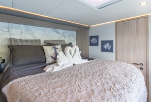 7 chambres, fer et planche à repasser, Wi-Fi, draps fournis
