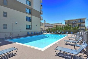 Pool - Partial Ocean View Condo w/Private Balcony, Central A/C, Shared Outdoor Pool (Ocean City)