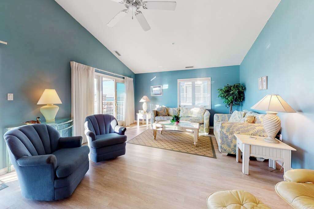 TV, fireplace, DVD player, offices