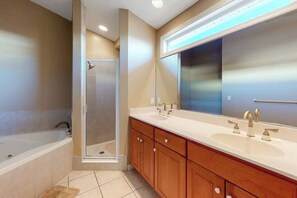 Shower, towels - Well-Located Condo w/Partial Ocean Views, Private Balcony, Washer/Dryer, A/C (Ocean City)