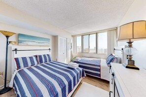 2 bedrooms, WiFi, bed sheets - Well-equipped condo with balcony, W/D, pools, & tennis (Ocean City)