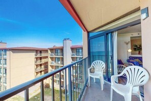 Property grounds - Bayfront Condo w/Private Balcony, Washer/Dryer, Shared Outdoor Pool, Central AC (Ocean City)