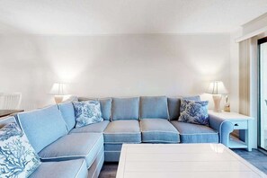 TV, DVD player, offices - Oceanfront Condo with Balcony, AC, WiFi & Shared Pools/Hot Tub/Sauna/Sundeck (Ocean City)