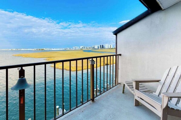 Property grounds - Two-Level Bayfront Condo with Amazing Sunsets, Balcony, WiFi & Shared Pool (Ocean City)