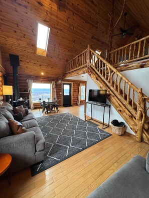 Living area - Riverview Retreat / Sleeps 6 (De Soto)