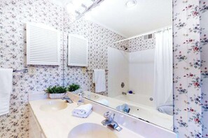 Shower, towels - Bright Condo near the Beach w/Private Washer/Dryer, Balcony, Shared Outdoor Pool (Ocean City)