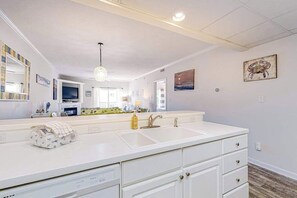 Interior - Newly Updated Condo Steps from the Beach w/ Balcony, Shared Rooftop Pool (Ocean City)