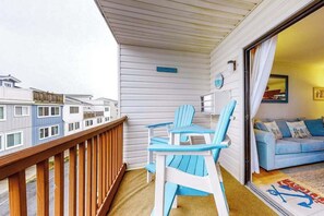 Property grounds - Dreamy Coastal Home W/ Private Balcony, Water Views, Beach Access & Free WiFi (Ocean City)