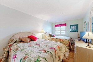 Internet, bed sheets - Walk to the Beach Ocean Block Condo with Balcony, AC, WiFi & Shared Pool (Ocean City)