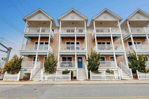 Exterior - Newly Renovated, 3-Story Townhome with Balconies, WiFi, AC & Washer/Dryer (Ocean City)