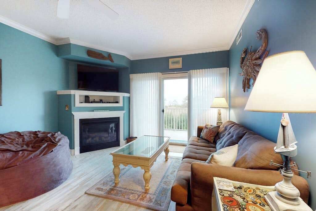TV, fireplace, DVD player, offices