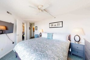 3 bedrooms, WiFi, bed sheets - Newly updated, oceanfront condo with balcony, views & pool (Ocean City)