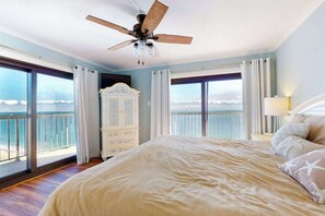 3 bedrooms, WiFi, bed sheets - Light-filled beach condo with balcony, W/D, pools, gym, sauna & AC (Ocean City)