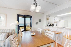 Dining - Budget-friendly beach condo with incredible views, balcony, pools & tennis (Ocean City)