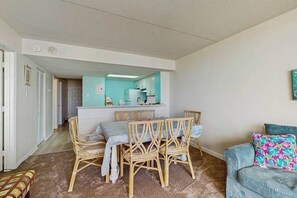 Dining - Beach-view, well-equipped condo with balcony, pools, gym & tennis (Ocean City)