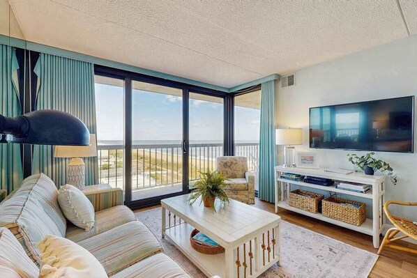 TV, DVD player, offices - Updated, ocean-view condo with balcony, pools, saunas & gym (Ocean City)
