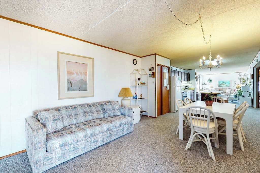 TV, DVD player, stereo, offices