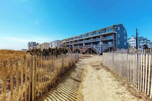 Exterior - Oceanfront Townhouse w/Private Balcony, Great Views, Washer/Dryer, Central AC (Ocean City)